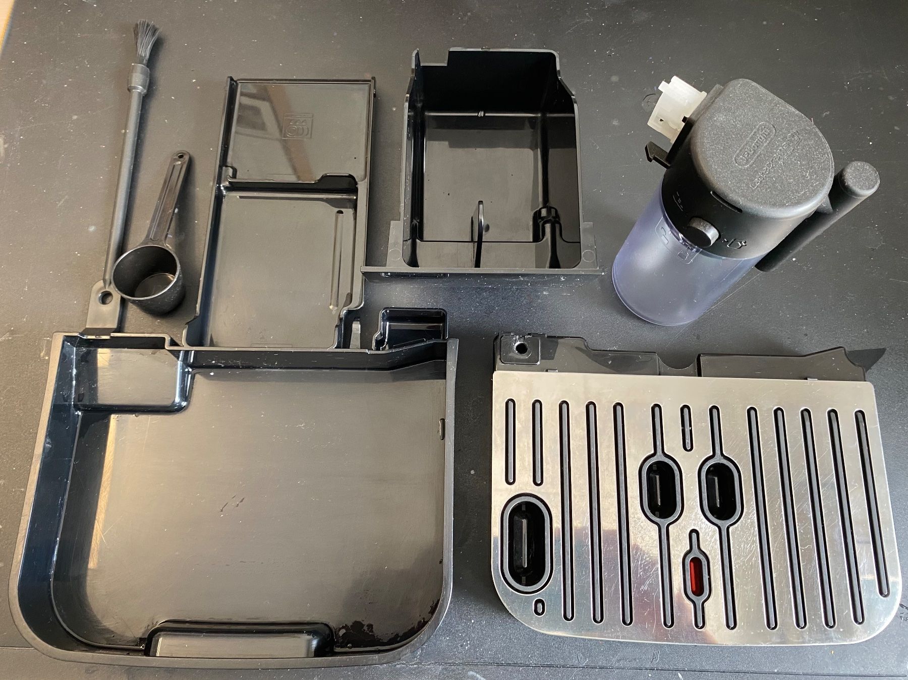 De'Longhi Machines à café & Machines à expresso: Kaffeevollautomat DeLonghi Magnifica Start – D'occasion à Hinwil par Keftedes 1