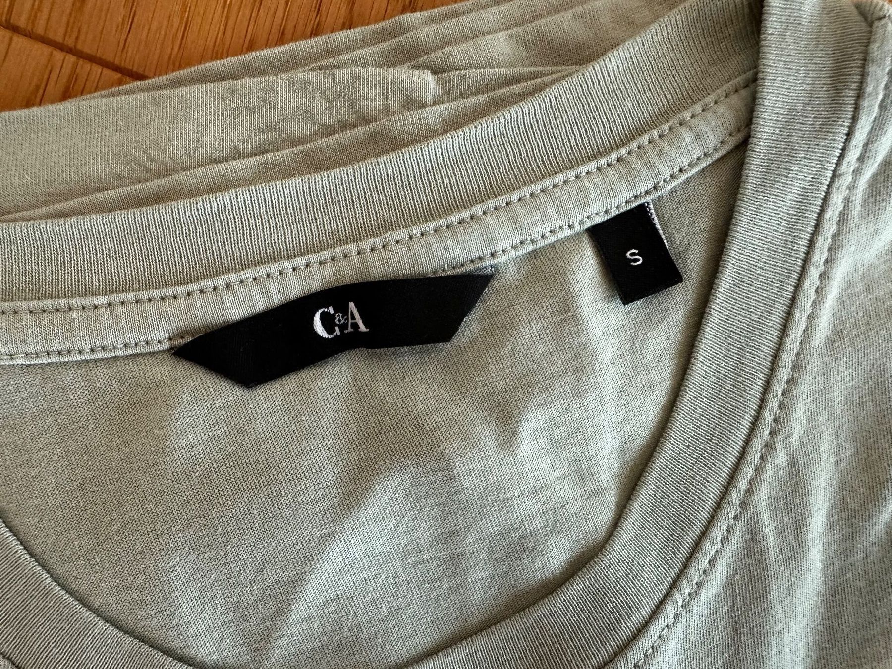 C&A T-shirt: 2 C&A T-Shirt Gr. S – Usato da Sissach venduto da tapasu 1