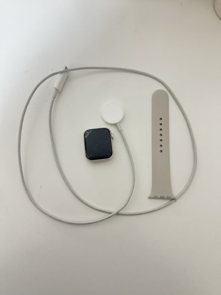 Apple Smartwatch: Apple Watch SE – Defekt aus Basel von ronjalg