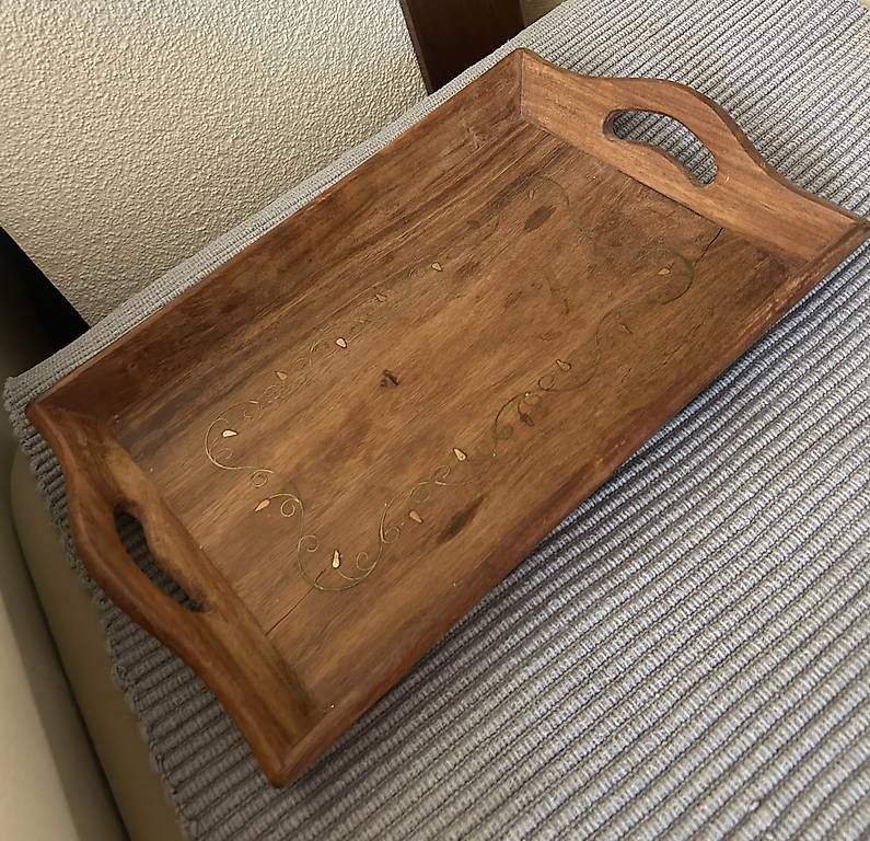 Piatti di portata: Vassoio in legno decorato – Usato da Rivera venduto da ValeShop