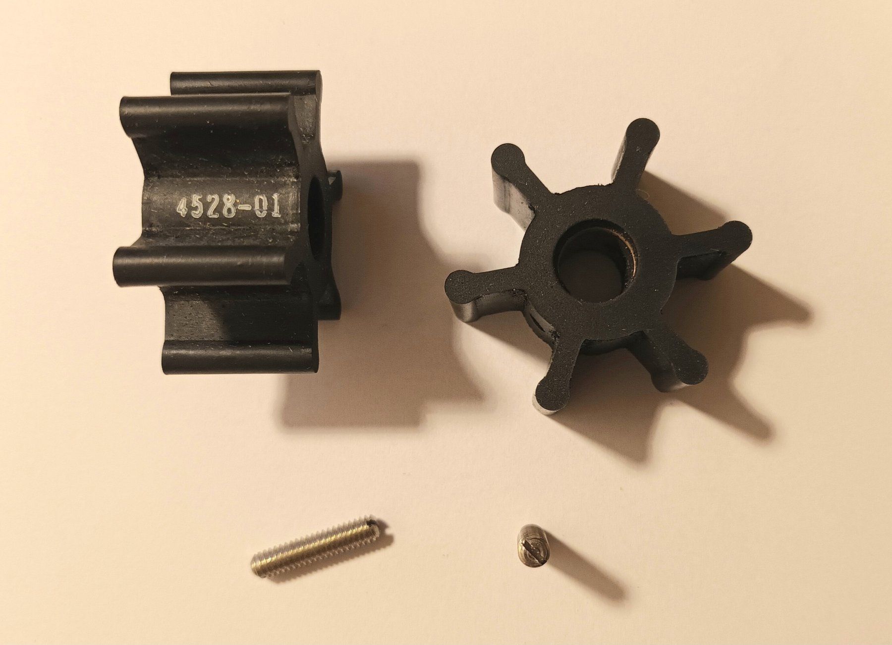 Moteurs: Turbines Impeller Jabsco (x2) -Réf.4528-0001 – Neuf avec emballage d'origine à Bernex par ydr_xjh7 1