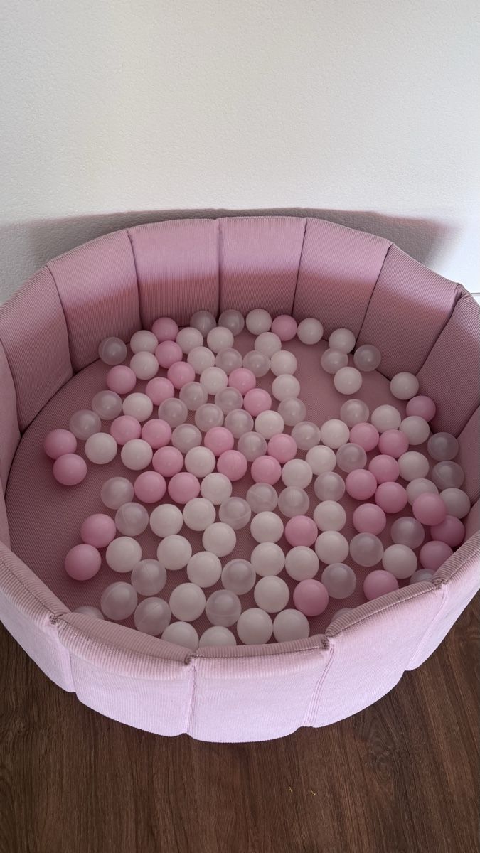 Palloni: Runder Bällebad-Pool rosa, mit Bällen – Usato da Gerlafingen venduto da Mediine.a 1