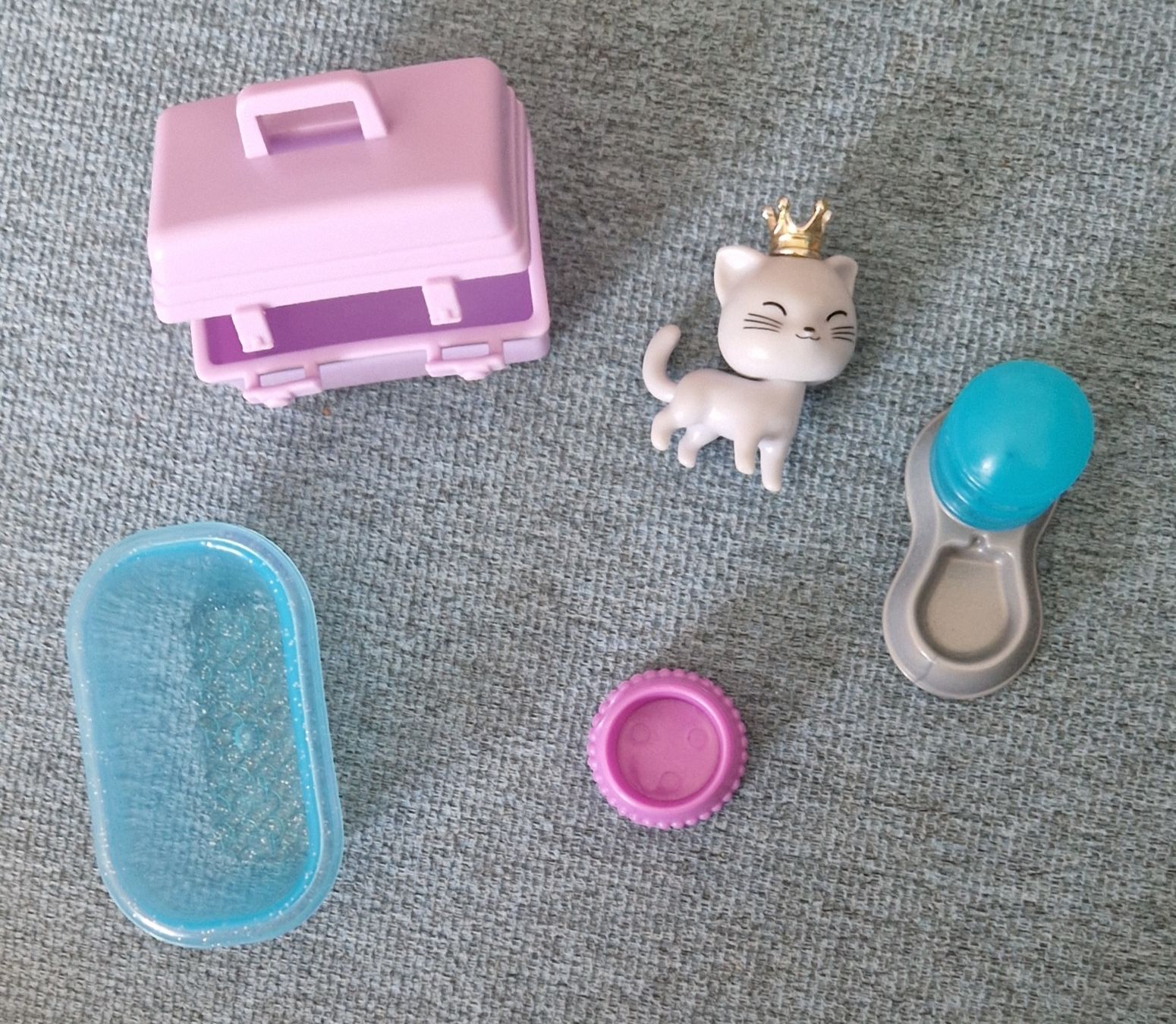 Poupées: accessoires pour Barbie  – D'occasion à Couvet par Pioune