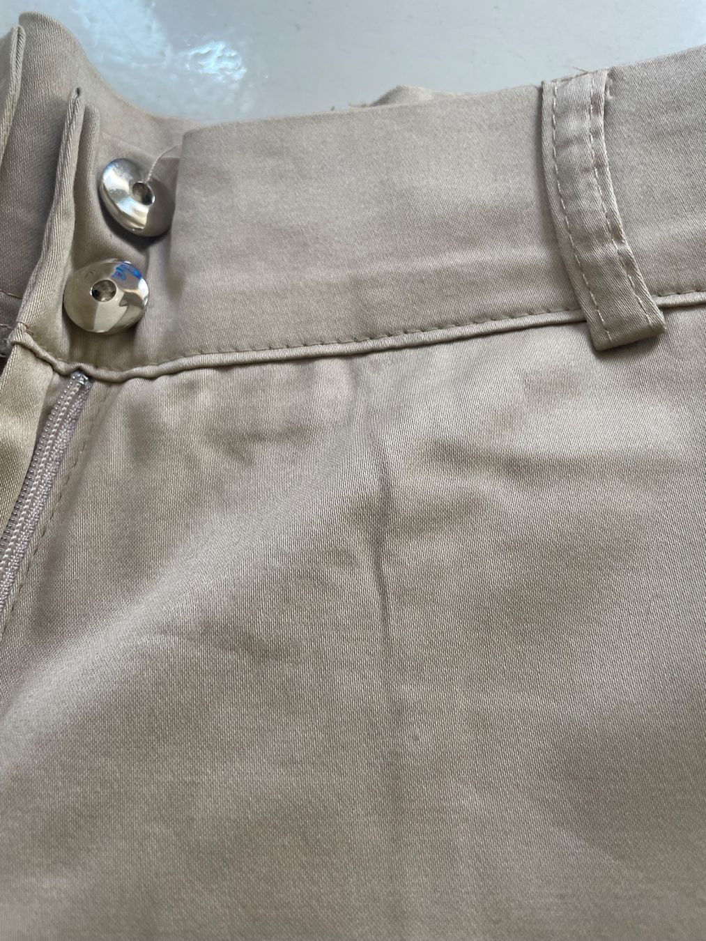 Hosen: Bermuda 42 - Hose Beige – Gebraucht aus Minusio von Pink222 1