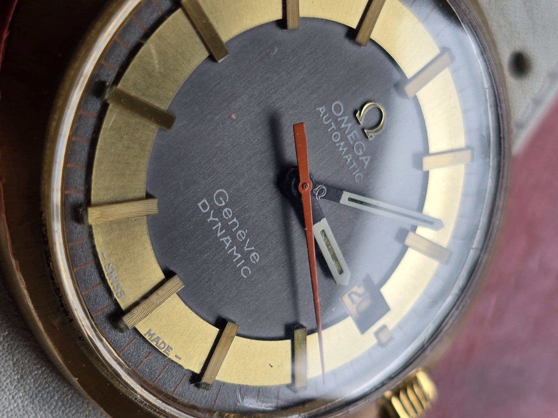 Omega Orologi: 52 Omega Geneve Dynamic  Automat Date Bulleye – Usato da Muri AG venduto da Corredor 1