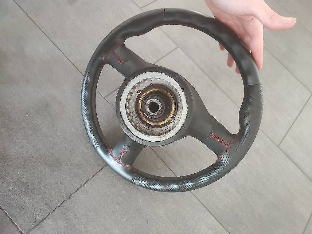 Tutti pezzi di ricambio auto: Bmw E30 M-tech 2 Lenkrad – Usato da Baar venduto da Pascal1339 2