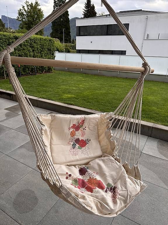 Gartenhängesitze: Hängesessel mit Kissen Neu – Gebraucht aus Kastanienbaum von JuniorP. 1