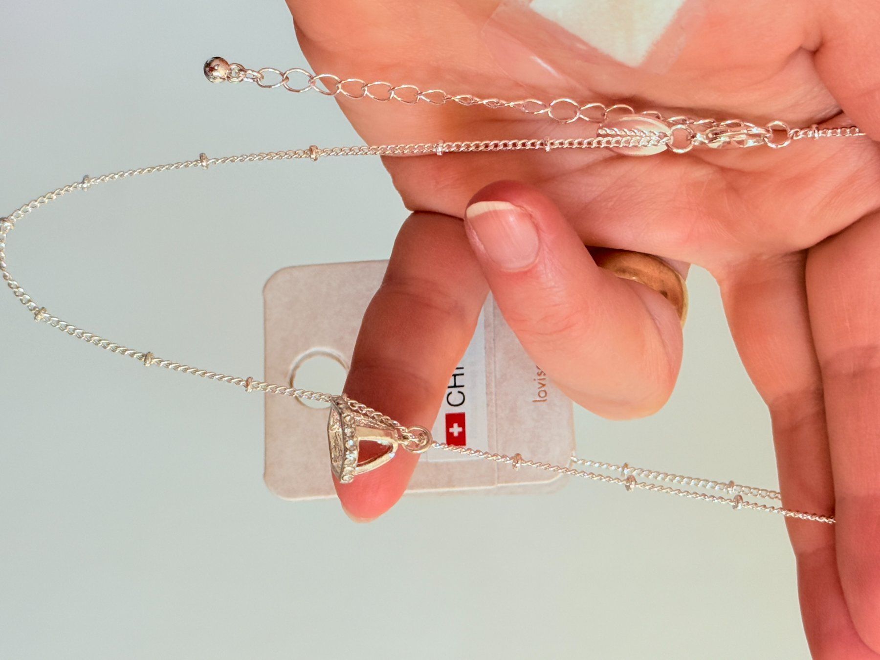 Catenine: Collier  avec pendentif triangle et brillants✨ – Nuovo (secondo la descrizione) da Genève venduto da AGBERG 4