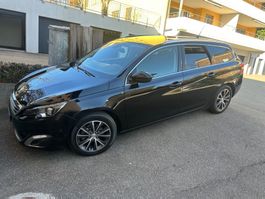 Peugeot 308 -1.2i STT - nur 20500 km