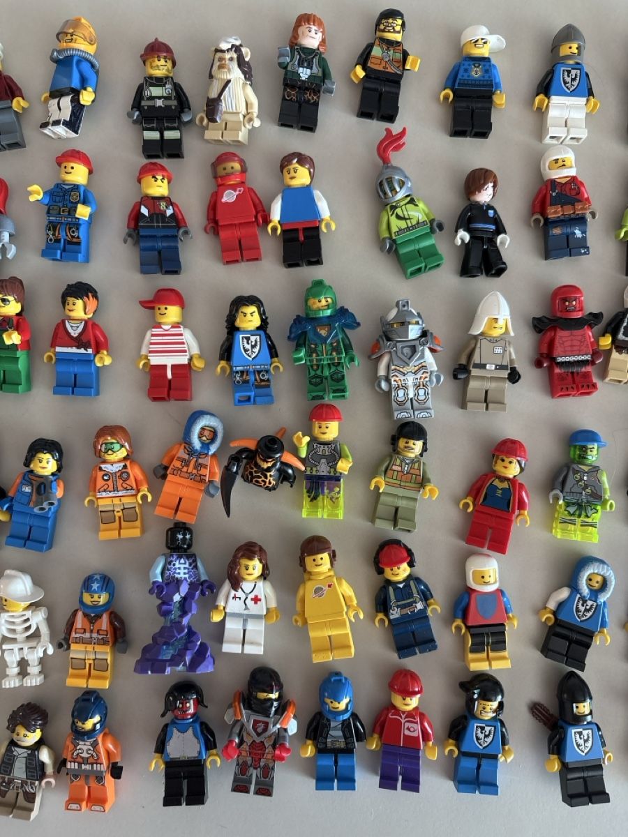 Lego Kit di costruzioni: 105 Lego Figuren, Sammlung ab Platz – Usato da Uster venduto da Carpenter1 2