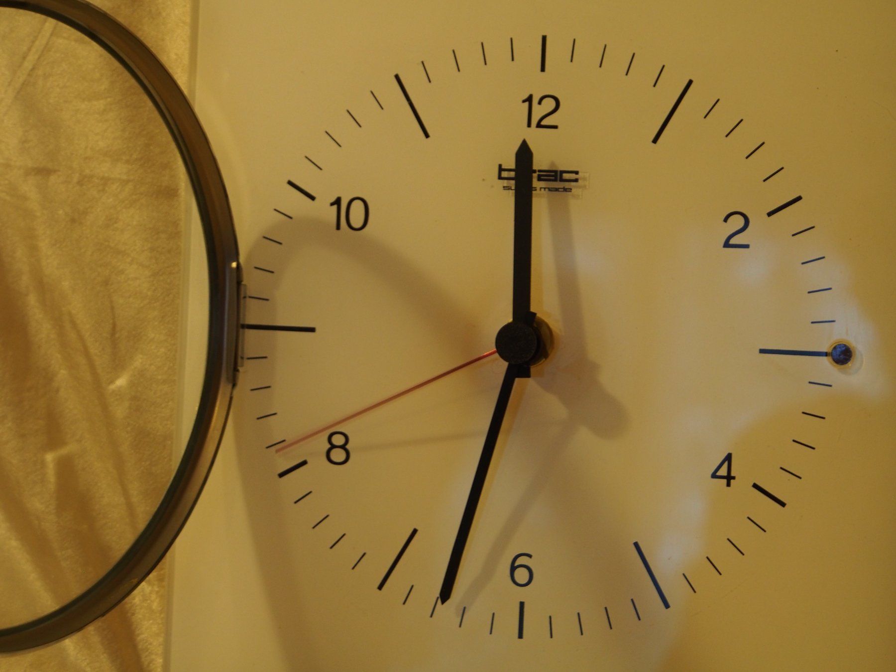 Orologi da terra & Orologi da parete: Horloge murale BRAC swiss made blanc 30cm – Difettoso da Ovronnaz venduto da Etagne68 3