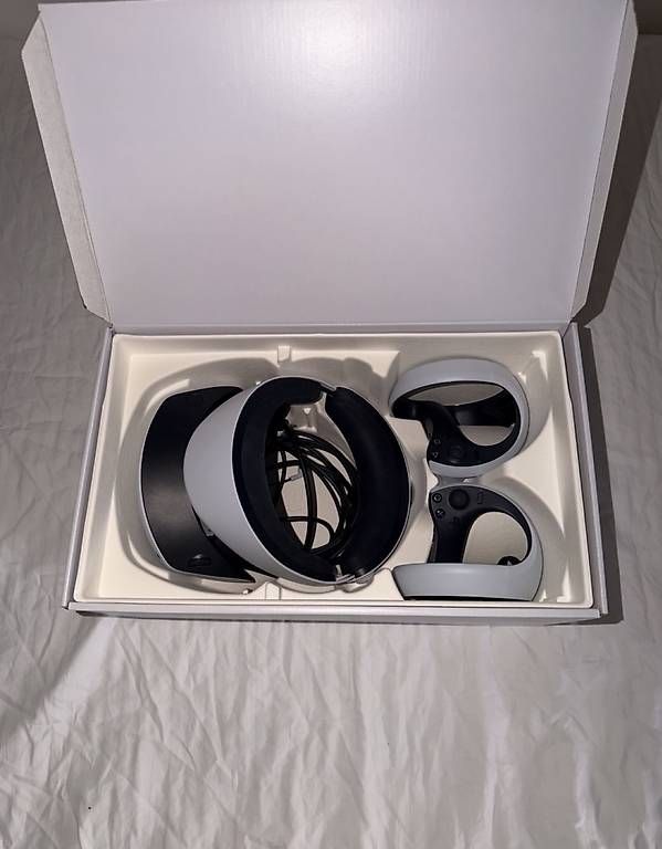 Casco VR: Ps VR 2 – Usato da Unterseen venduto da beE-Scooter 1