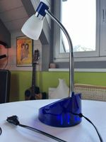Vintage-Schreibtischorganizer-Lampe aus blauem Plexiglas