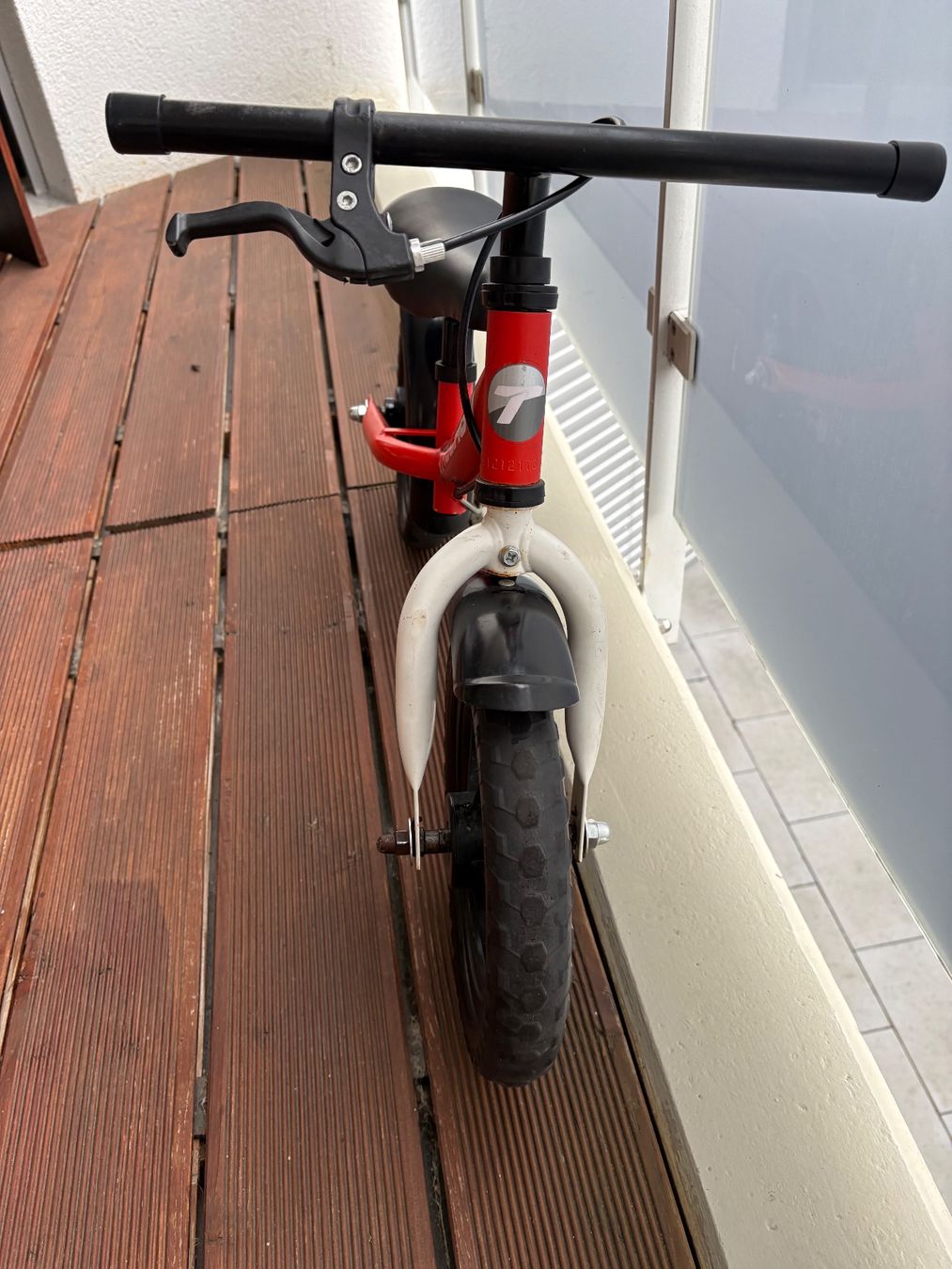 Trelago Vélos: Laufrad Trelago rot gebraucht – D'occasion à Schübelbach par S1CH 1