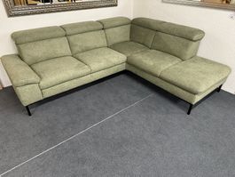 Sofa DETROIT Stoff grün 270 x 230 cm Kopfstüzen klappbar