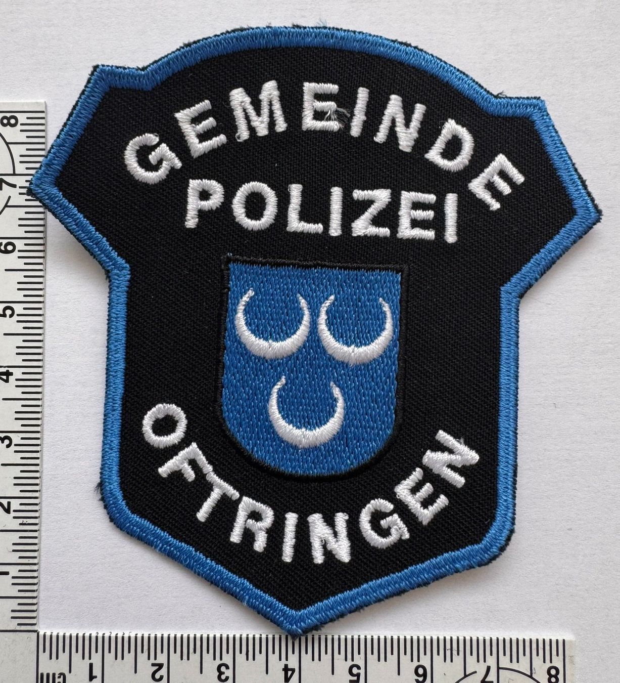 Placchette & Badge: 1 Polizei Abzeichen Gemeindepolizei Oftringen – Nuovo (secondo la descrizione) da Zürich venduto da Policepatch