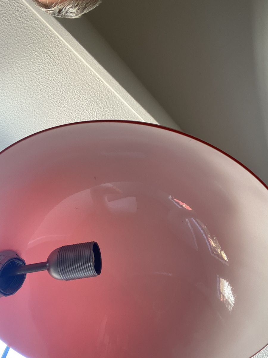 Lampen: Tischlampe rot Metall Gestell  – Gebraucht aus Oberwil BL von hr237 2