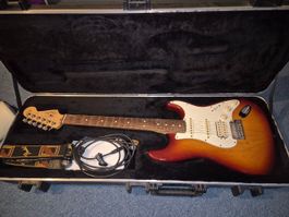 American Fender Stratocaster, viel Zubehör, sofort loslegen!