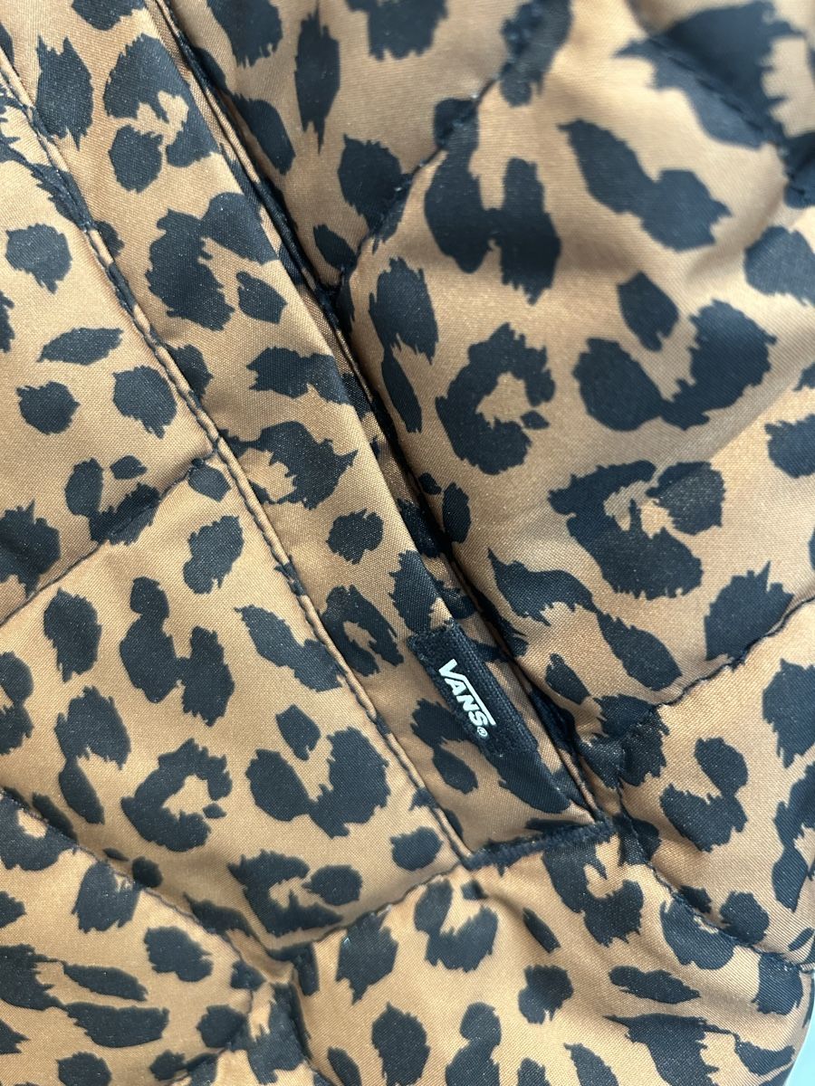 Vans Giacche: Vans reversible jacket olive green leopard print – Usato da Zürich venduto da fan_z5fl 2