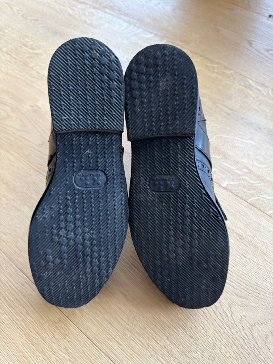 AGL Scarpe da donna: Schwarze Lederstiefeletten mit Fransen, Grösse 37 – Usato da Balgach venduto da Luzius1992 2