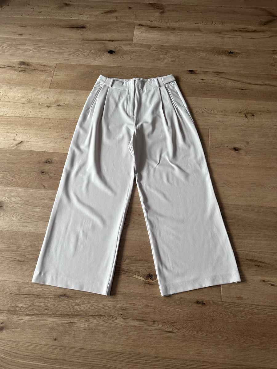 Hosen: Weite Hose L – Gebraucht aus Mels von ricoshop