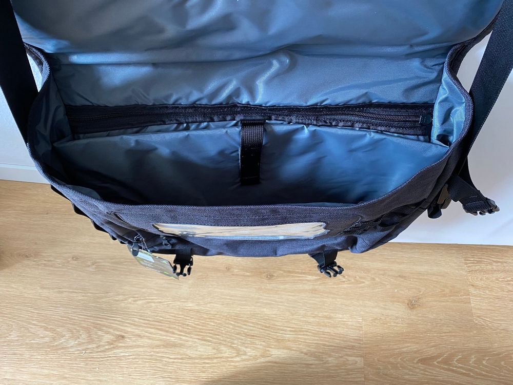 Dakine neue Laptoptasche Umhängetasche NEW laptop bag 15