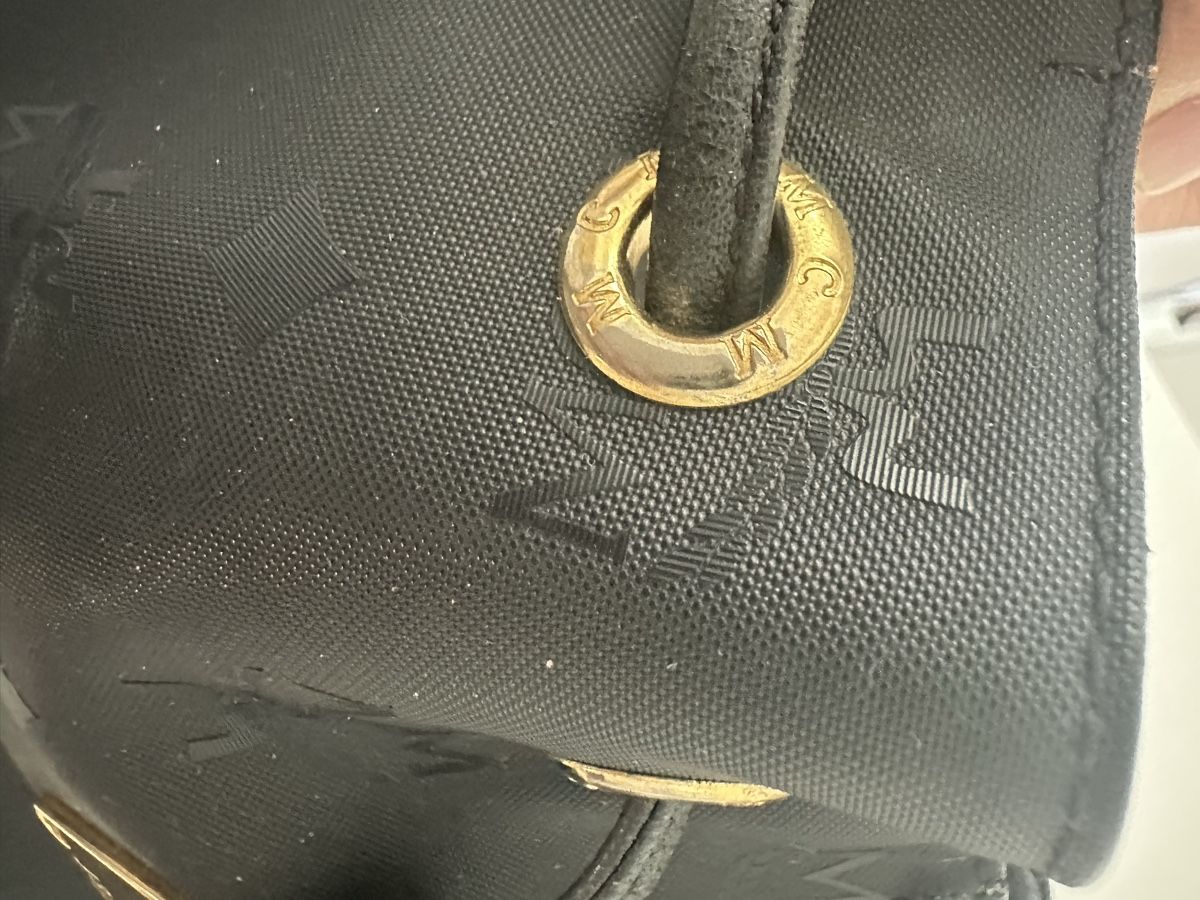 Mcm Sacs femmes: MCM Beuteltasche schwarz monogramm gebraucht – D'occasion à Walzenhausen par auw_sx8w 6