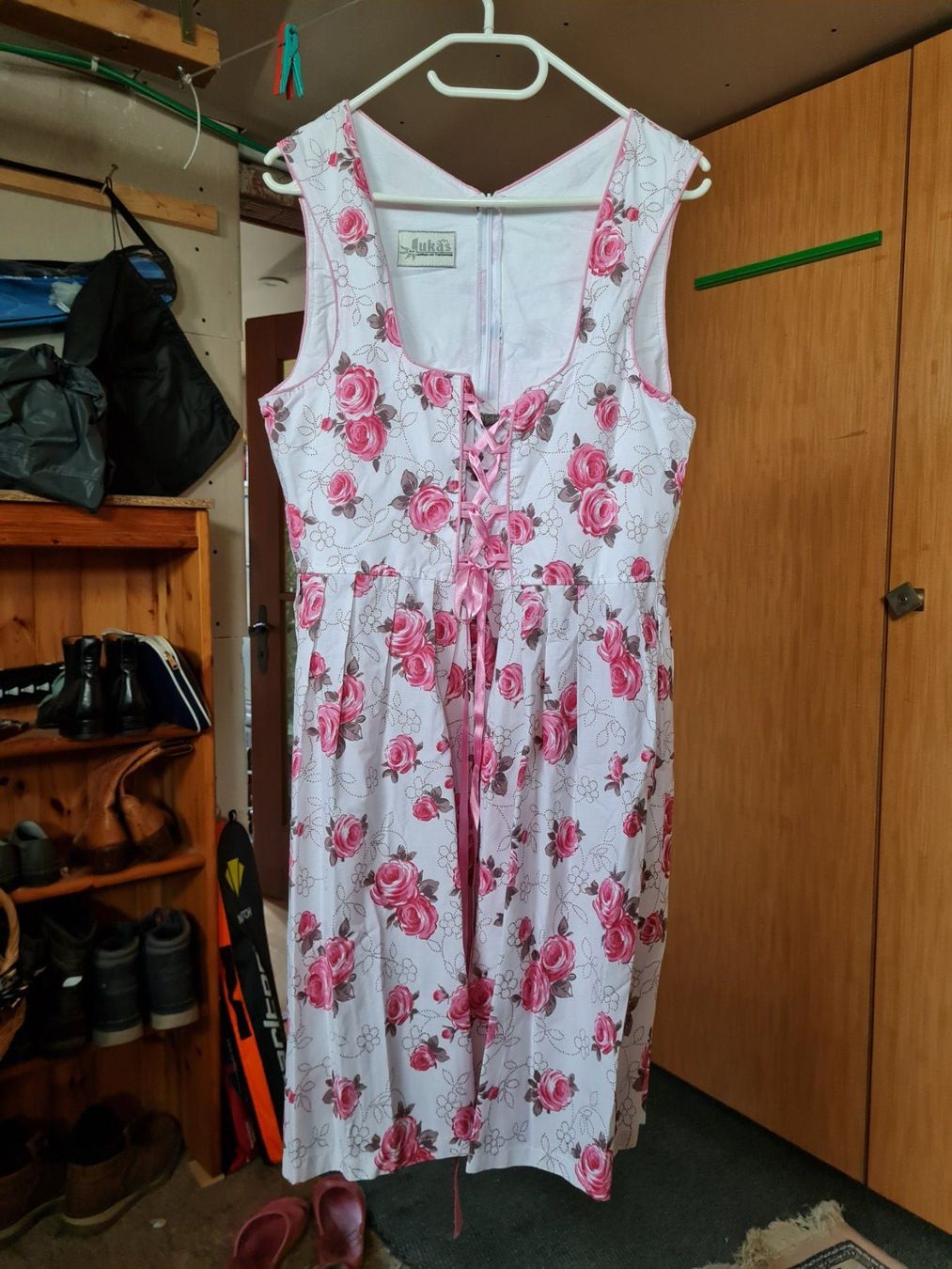 Kleider: Dirndl Kleid , Grösse L – Gebraucht aus Coeuve von Nelly2 1