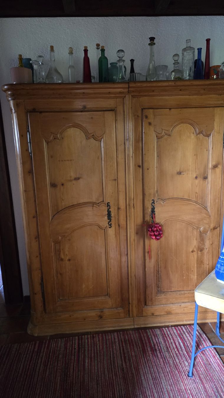 Armadi: Armoire ancienne en bois massif – Usato da Attalens venduto da dubuma