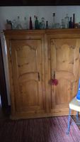 Armoire ancienne en bois massif