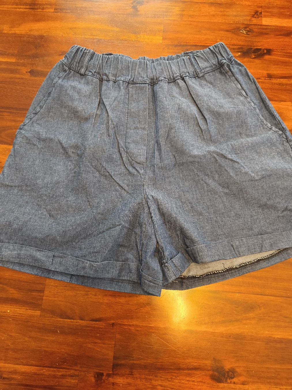 Pantaloni: Mädchen Kurzehose, Grösse S, Blau – Usato da Wohlen AG venduto da art_9qvl