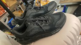 Chaussures Under Armour Charged - État impeccable!