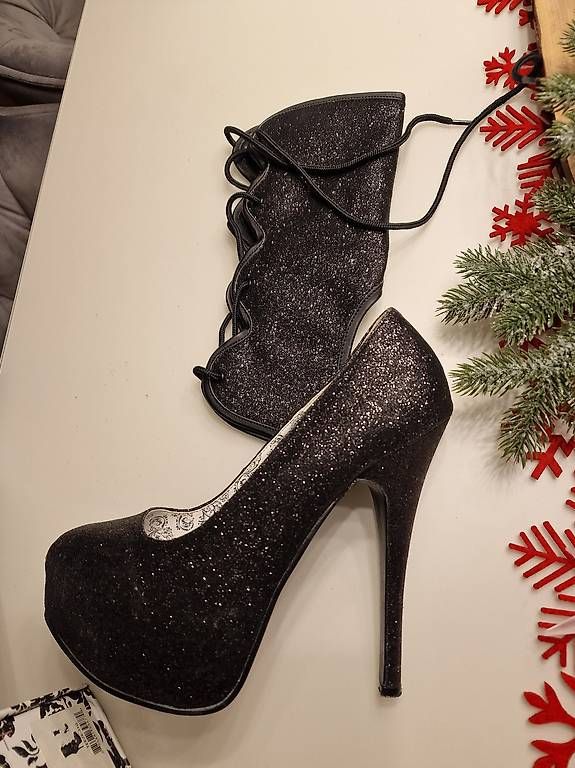 Chaussures hommes: schwarze glitzer High Heels – D'occasion à Haslen AI par jas_5dv9