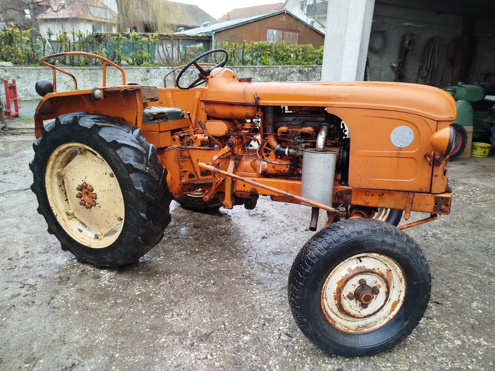 Renault Trattori: Tracteur Renault E30 (essence) – Usato da Yverdon-les-Bains venduto da rbo_d68t 4