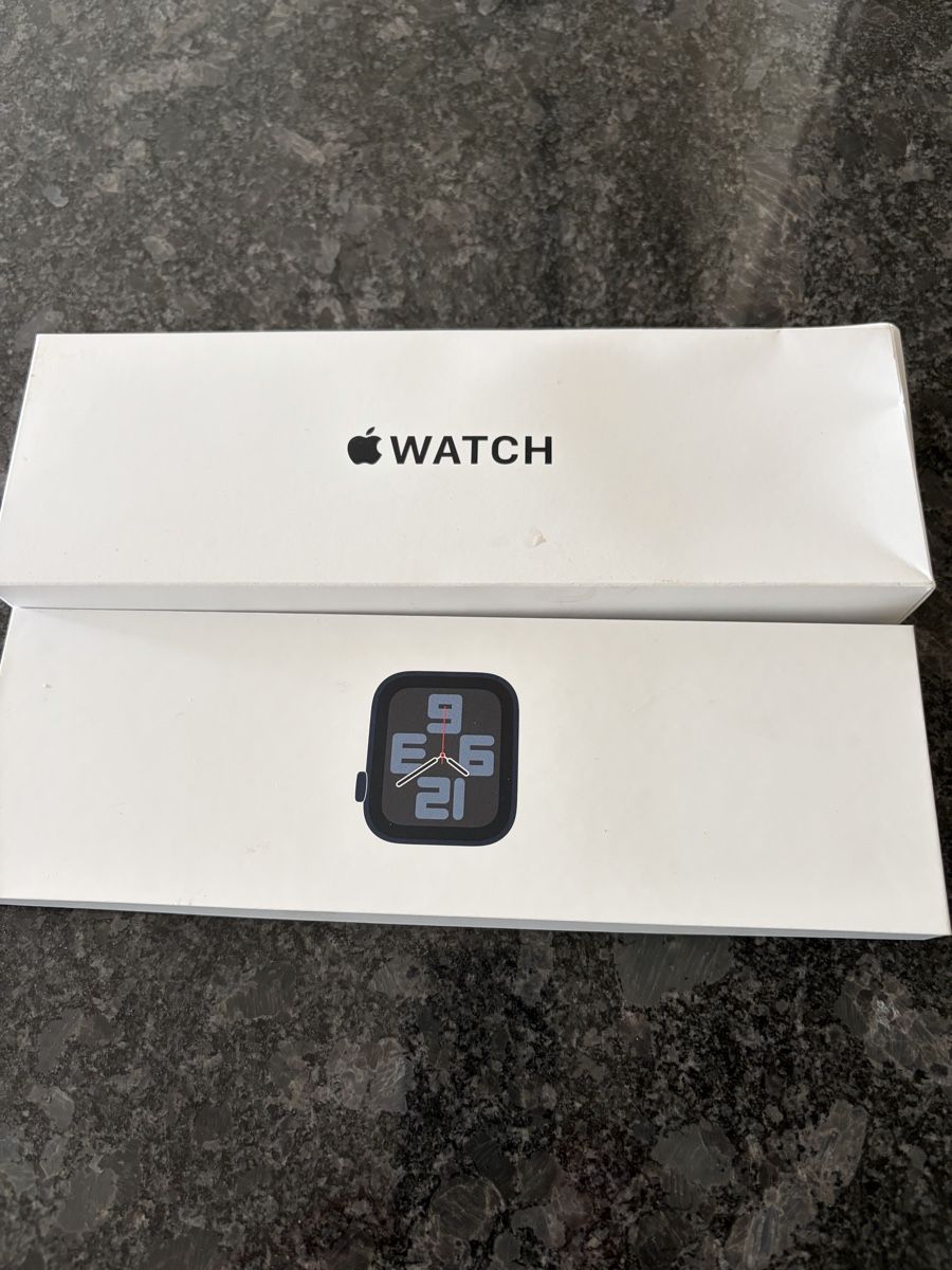 Apple Smartwatch: Apple Watch SE GPS 4mm – Usato da Tagelswangen venduto da Gizzmo..77 9