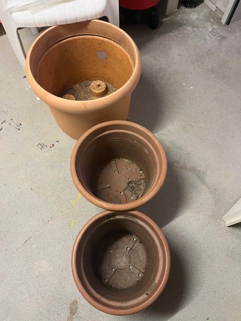 Pots de fleurs: Blumentöpfe Kunststoff 3 Stk. gebraucht – D'occasion à Hüntwangen par Jcougar