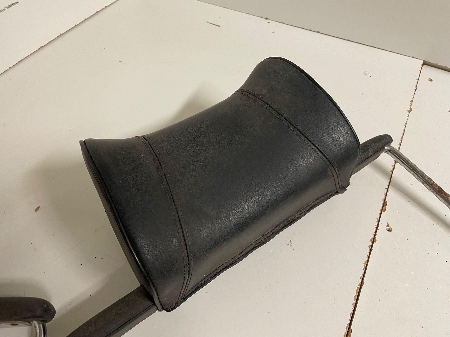 BMW Tutti pezzi di ricambio auto: Bmw 2002 Kopfstützen Oldtimer E3 E9 1502 1602 1802 2002 – Usato da Islikon venduto da Fritzfromswitzerland 1