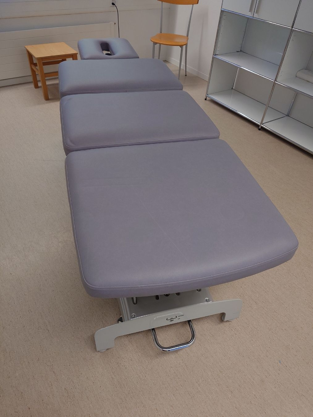 Kosmetik-& Massageliegen: Therapieliege – Gebraucht aus Tegerfelden von anna79 1