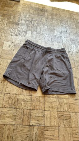 Lässige braune Shorts, Grösse M - Perfekt für den Sommer!
