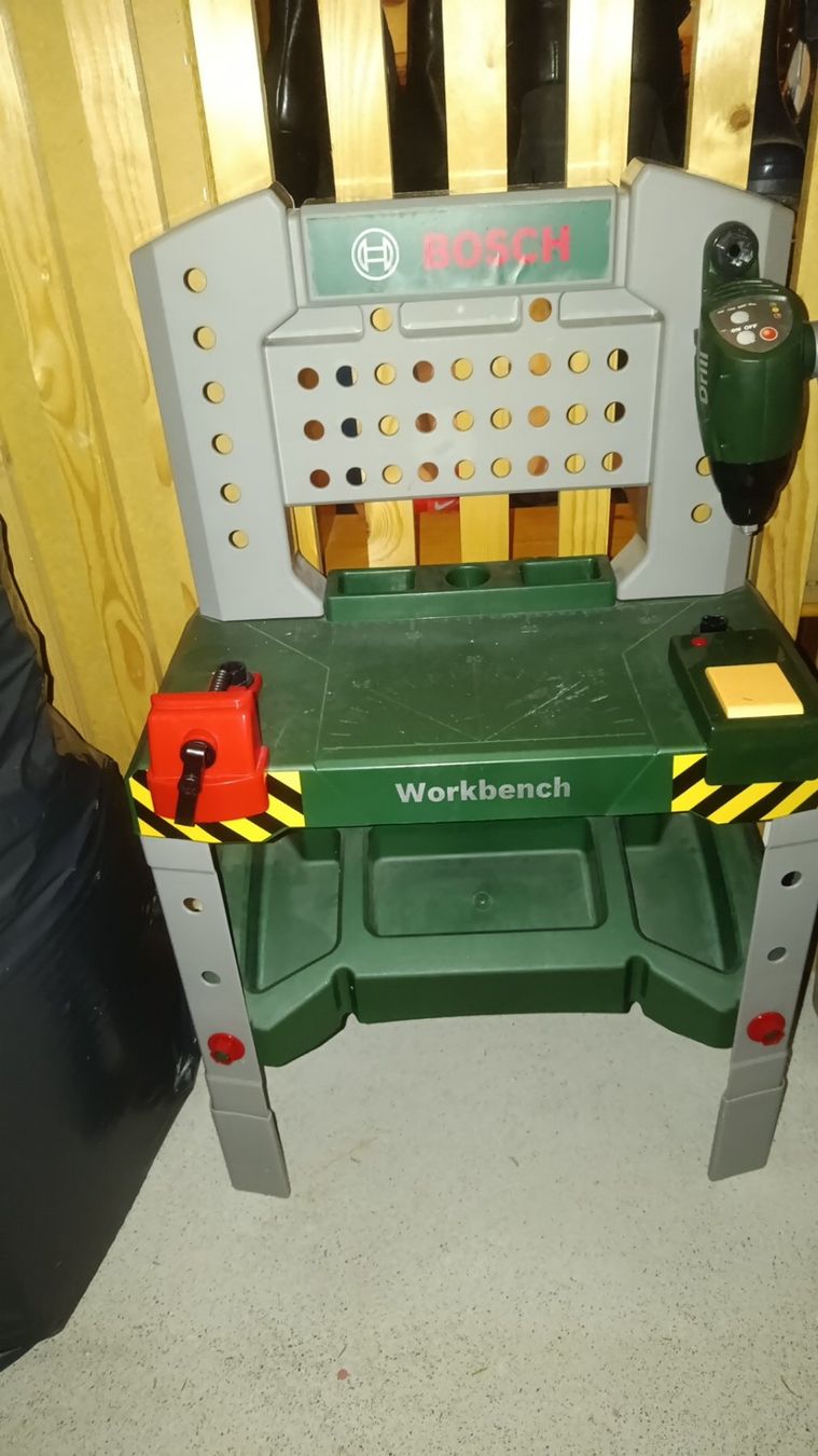 Jouets: Bosch Werkstatt – D'occasion à Pfäffikon SZ par msc_sr7c