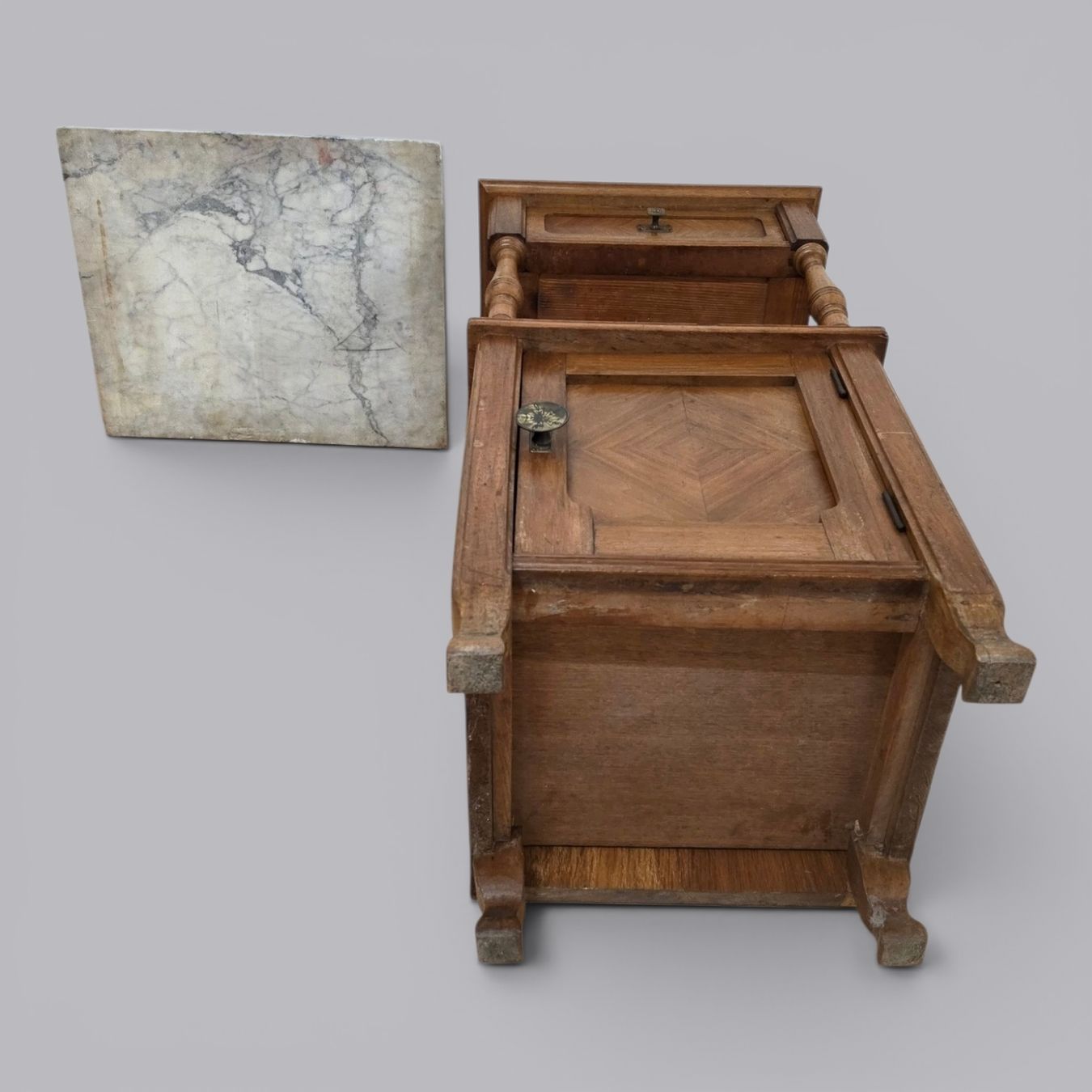 Comodini: Nachttischli, Holz mit Marmorplatte, Vintage – Usato da Rieden AG venduto da RuvensBrocki 7