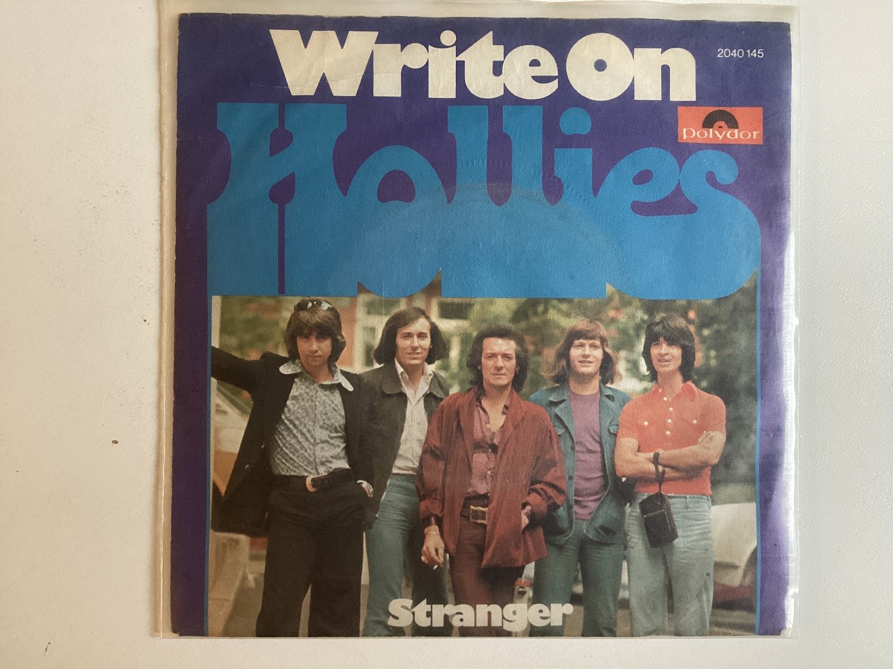 Schallplatten: Hollies Single - Write On / Stranger – Gebraucht aus Gutenswil von Hamzian