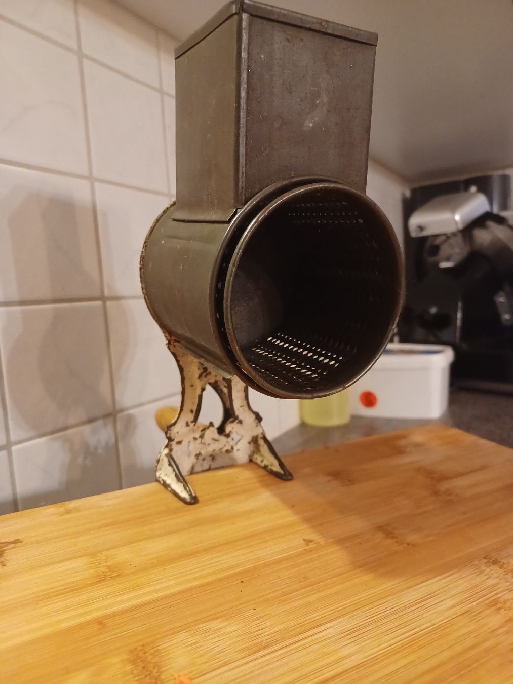 Appareils de cuisine: Antike Käse Reibe ca 1940 – D'occasion à Merenschwand par KbVl 4