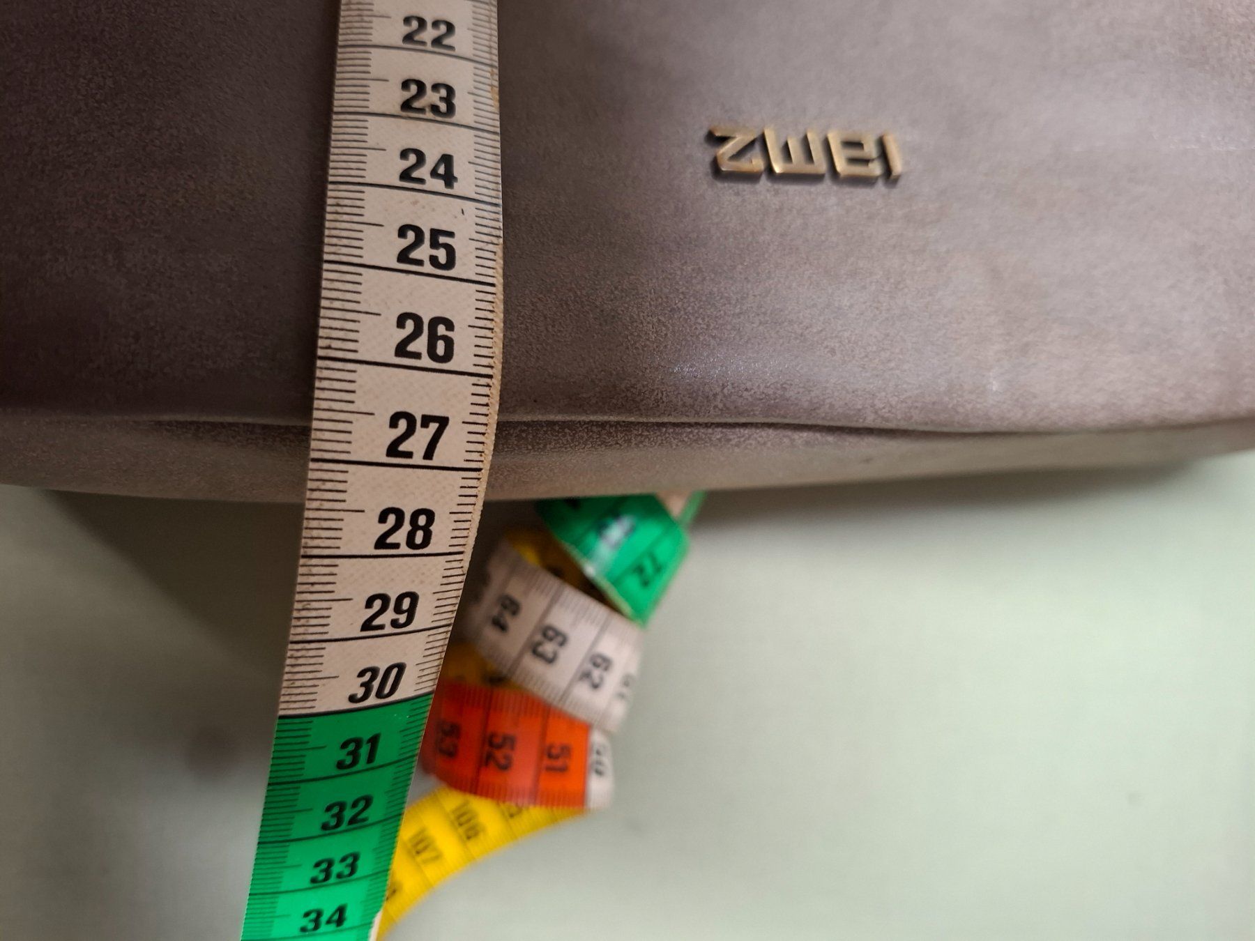 Zwei Borse da donna: ZWEI Leder-Handtasche in Taupe – Usato da Selzach venduto da Sennemeitschi11 7