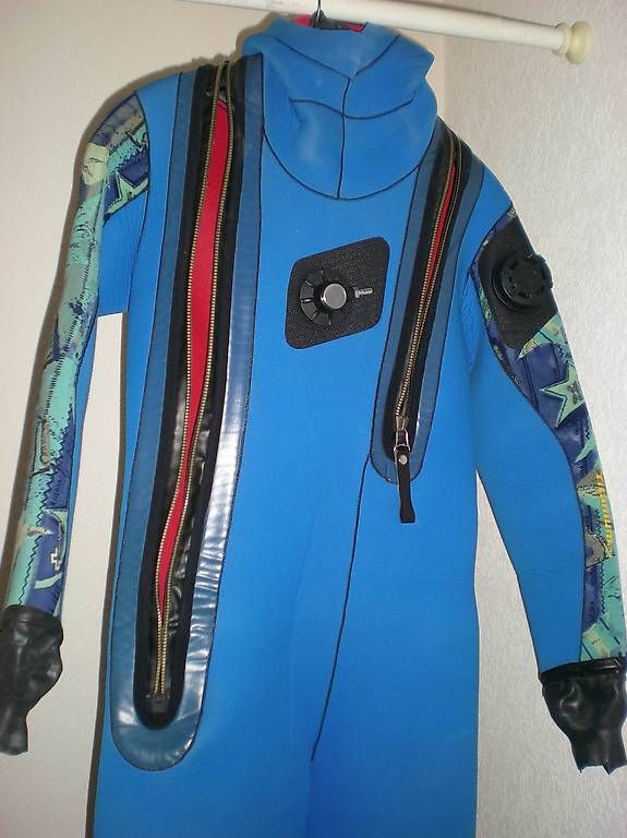 Mute per immersioni: Combinaison de plongée étanche Swissub. Taille 50 – Usato da Crassier venduto da SimoneZund