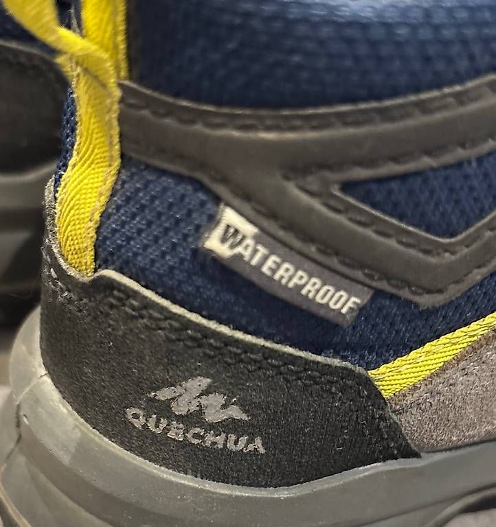 Decathlon Scarpe per ragazzi: Kinderwanderschuhe Quechua Gr. 33 – Usato da Humlikon venduto da Pflanze2 2