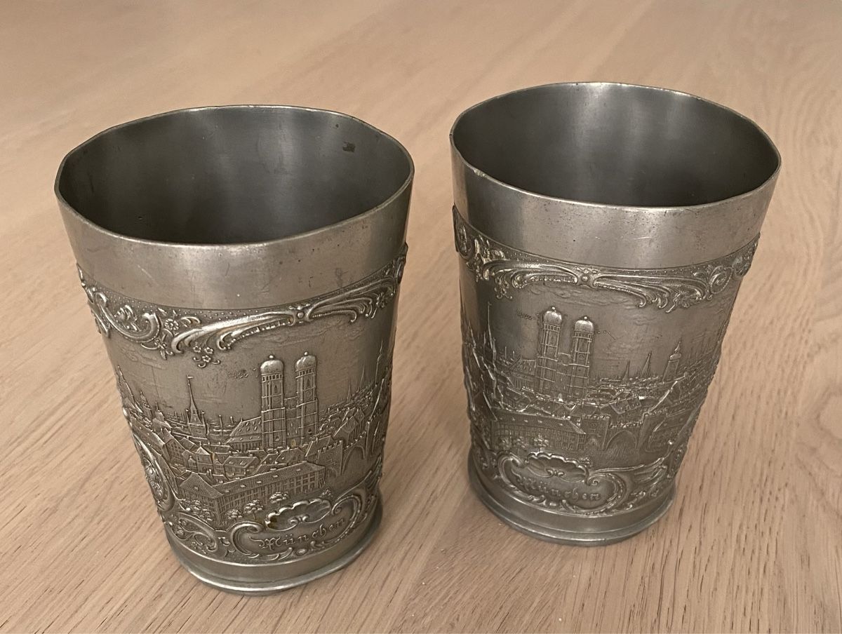 Tasses: 2 antike Münchner Bierbecher aus Zinn – D'occasion à St. Gallen par .Marcus.