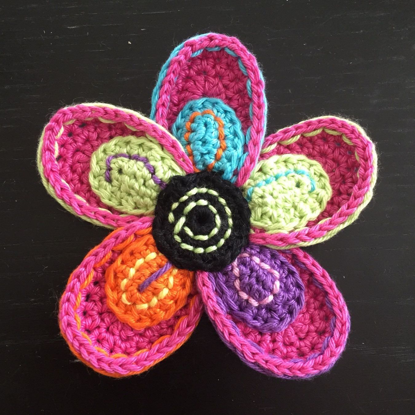 Toppe: Bunte Blume gehäkelt 11 cm gross – Nuovo e nell'imballaggio originale da Emmenbrücke venduto da swissmade-miracles 1