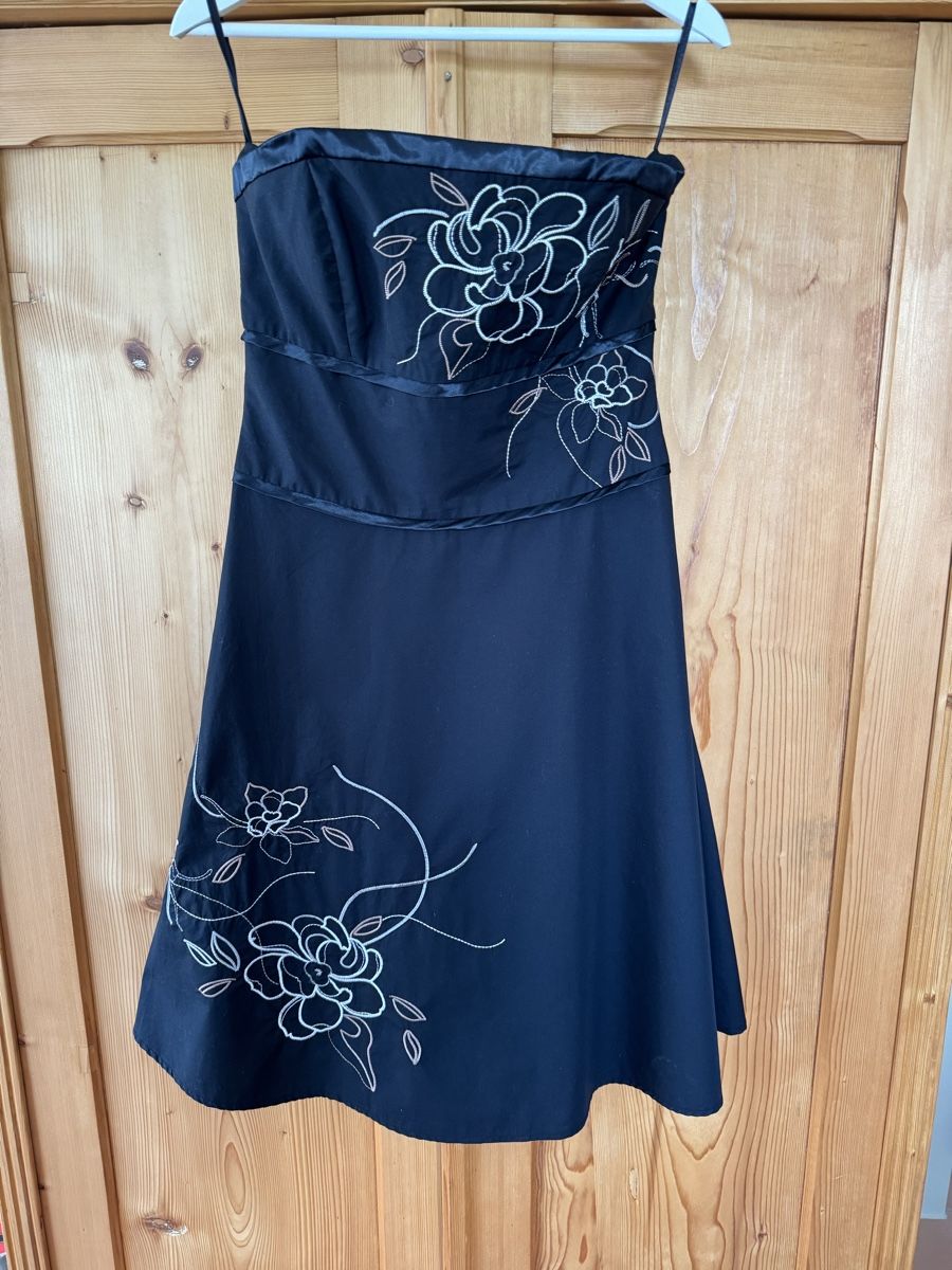 Vestiti: Kleid von Zero Grösse 38 – Usato da Rotkreuz venduto da TR3B