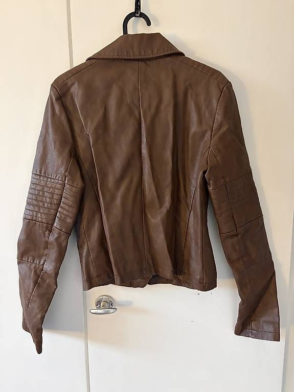 Vestes: LEVI'S Lederjacke braun – D'occasion à Wittenbach par Lenitalasirena 2